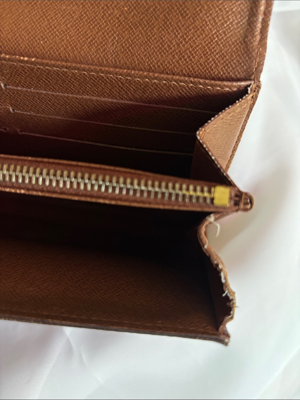 Louis Vuitton Sarah Monogram Wallet with COA - Picture 13 of 16